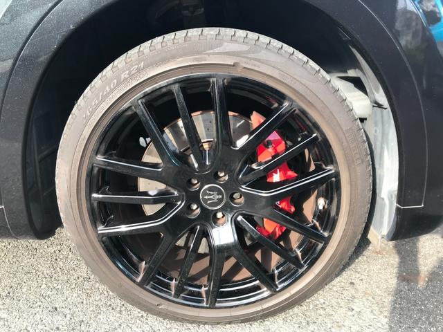 レヴァンテ グランスポーツ ネリッシモPKG 赤革シート サンルーフ 純正ナビ 全周囲カメラ フルセグ 純正21インチアルミ ACC パワーシート 障害物センサー シートヒーター 後席クーラー 衝突軽減ブレーキ(13枚目)