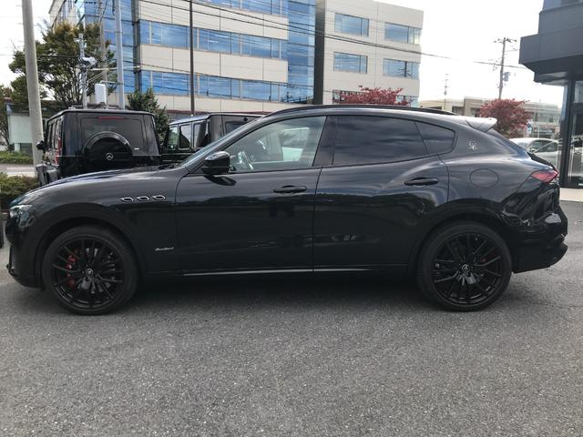 レヴァンテ グランスポーツ ネリッシモPKG 赤革シート サンルーフ 純正ナビ 全周囲カメラ フルセグ 純正21インチアルミ ACC パワーシート 障害物センサー シートヒーター 後席クーラー 衝突軽減ブレーキ(19枚目)