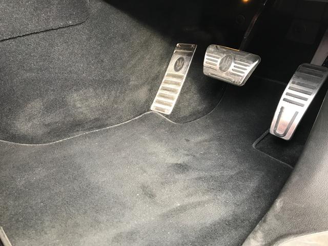 レヴァンテ グランスポーツ ネリッシモPKG 赤革シート サンルーフ 純正ナビ 全周囲カメラ フルセグ 純正21インチアルミ ACC パワーシート 障害物センサー シートヒーター 後席クーラー 衝突軽減ブレーキ(29枚目)