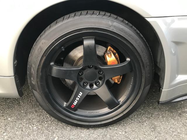 スカイライン ＧＴ－Ｒ　室内保管　ＲＢ２６ＤＥＴＴ　２８０馬力　６ＭＴ　純正フロントスポイラー　純正マフラー　純正リスポイラー　純正ブレンボキャリパー　ＮＩＳＭＯホイール　社外ナビ　フルセグ　ＢＴオーディオ　Ｂカメラ（4枚目）