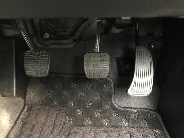 スカイライン ＧＴ－Ｒ　室内保管　ＲＢ２６ＤＥＴＴ　２８０馬力　６ＭＴ　純正フロントスポイラー　純正マフラー　純正リスポイラー　純正ブレンボキャリパー　ＮＩＳＭＯホイール　社外ナビ　フルセグ　ＢＴオーディオ　Ｂカメラ（6枚目）