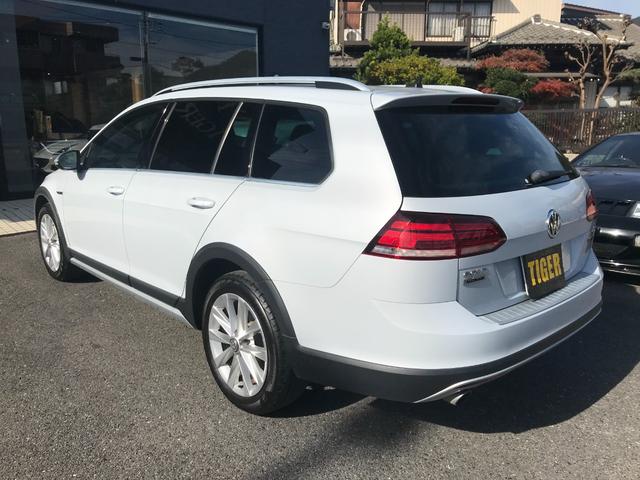 ゴルフオールトラック ＴＳＩ　４モーション　ＴＳＩ　４モーション（５名）　テクノロジー＆ＤｉｓｃｏｖｅｒＰｒｏパッケージ　９インチディスプレイナビ　フルセグ　バックカメラ　ジェスチャーコントロール　シートステアリングヒーター　ＬＥＤヘッドライト（14枚目）