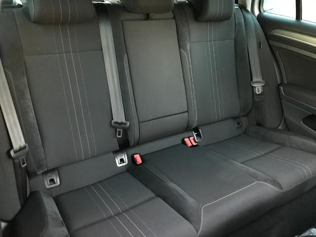 ゴルフオールトラック ＴＳＩ　４モーション　ＴＳＩ　４モーション（５名）　テクノロジー＆ＤｉｓｃｏｖｅｒＰｒｏパッケージ　９インチディスプレイナビ　フルセグ　バックカメラ　ジェスチャーコントロール　シートステアリングヒーター　ＬＥＤヘッドライト（50枚目）