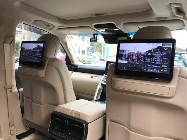 後席モニターも付いているので大人数でのドライブも楽しめます☆