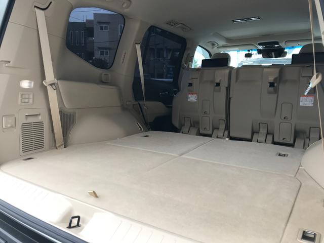 荷室もかなり広々使用できます☆