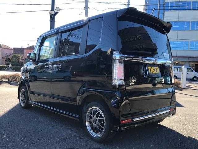 Ｎ－ＢＯＸ＋カスタム Ｇ・ターボＬパッケージ　両側パワスラ　純正ナビ　フルセグＴＶ　ハーフレザーシート　スマートキー　社外１４インチアルミホイール（16枚目）