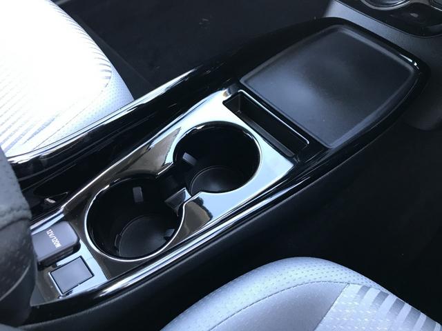 プリウス Ａ　純正９インチナビ　フルセグＴＶ　バックカメラ　トヨタセーフティセンス　純正ドラレコ　ブラインドスポットモニター　ヘッドアップディスプレイ　パーキングサポートブレーキ　ＬＥＤヘッドライト　スマートキー（32枚目）