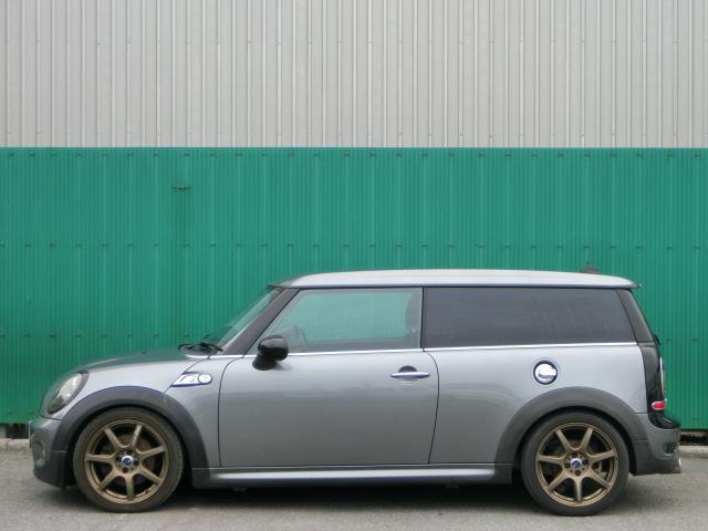 ＭＩＮＩ クーパーＳ　クラブマン　６速ＭＴ　純正オーディオ　ＥＴＣ　ＨＩＤ　キーレス　ＷＯＲＫ１７インチＡＷ　ＩＳＯＦＩＸ対応シート　プライバシーガラス（14枚目）