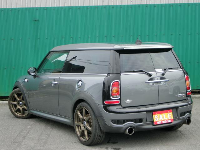 ＭＩＮＩ クーパーＳ　クラブマン　６速ＭＴ　純正オーディオ　ＥＴＣ　ＨＩＤ　キーレス　ＷＯＲＫ１７インチＡＷ　ＩＳＯＦＩＸ対応シート　プライバシーガラス（15枚目）