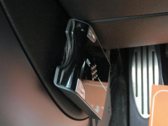 MINI クーパーS クロスオーバー ルーフブラック CD AUXポート キーレス プッシュスタート 純正AW プライバシーガラス HID ISOFIX対応シート(10枚目)