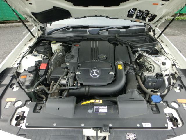 ＳＬＫ ＳＬＫ２００ブルーエフィシェンシ１ｓｔアニバーサリー　電動バリオルーフ動作チェック済み　純正ナビ　Ｂｌｕｅｔｏｏｔｈオーディオ　黒革シート　シートヒーター　純正ＡＷ（20枚目）