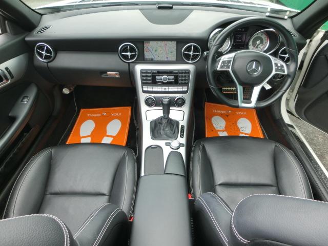 ＳＬＫ ＳＬＫ２００ブルーエフィシェンシ１ｓｔアニバーサリー　電動バリオルーフ動作チェック済み　純正ナビ　Ｂｌｕｅｔｏｏｔｈオーディオ　黒革シート　シートヒーター　純正ＡＷ（22枚目）