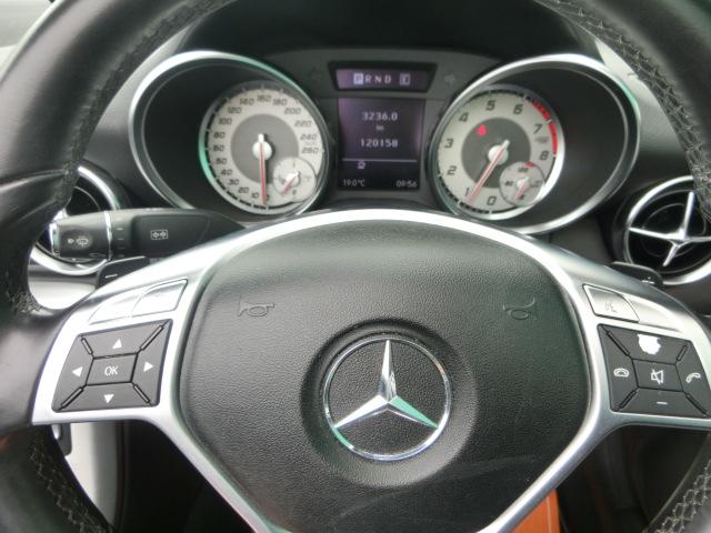 ＳＬＫ ＳＬＫ２００ブルーエフィシェンシ１ｓｔアニバーサリー　電動バリオルーフ動作チェック済み　純正ナビ　Ｂｌｕｅｔｏｏｔｈオーディオ　黒革シート　シートヒーター　純正ＡＷ（26枚目）
