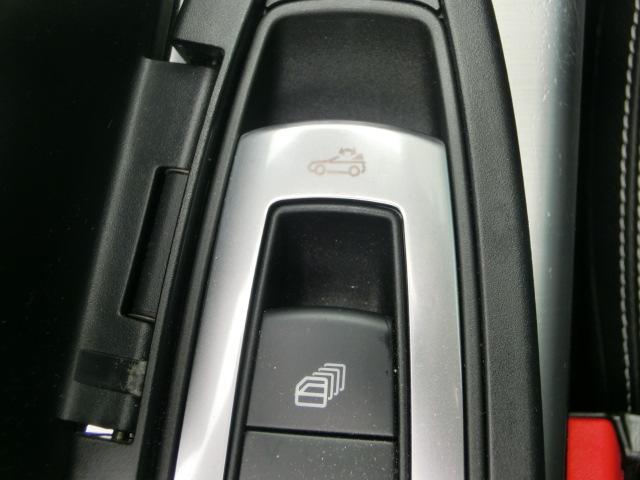 ＳＬＫ ＳＬＫ２００ブルーエフィシェンシ１ｓｔアニバーサリー　電動バリオルーフ動作チェック済み　純正ナビ　Ｂｌｕｅｔｏｏｔｈオーディオ　黒革シート　シートヒーター　純正ＡＷ（28枚目）