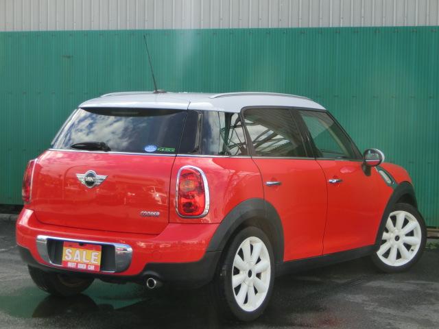 ＭＩＮＩ クーパー　クロスオーバー　レザーシート　カロッツェリアサイバーナビ　テレビ　ＤＶＤ　Ｂｌｕｅｔｏｏｔｈオーディオ　バックカメラ　ＨＩＤ　プッシュスタート　ルーフホワイト　純正ＡＷ（2枚目）