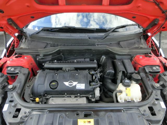 ＭＩＮＩ クーパー　クロスオーバー　レザーシート　カロッツェリアサイバーナビ　テレビ　ＤＶＤ　Ｂｌｕｅｔｏｏｔｈオーディオ　バックカメラ　ＨＩＤ　プッシュスタート　ルーフホワイト　純正ＡＷ（19枚目）