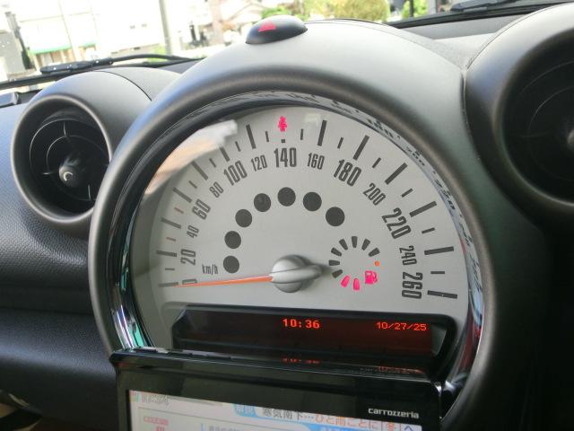 ＭＩＮＩ クーパー　クロスオーバー　レザーシート　カロッツェリアサイバーナビ　テレビ　ＤＶＤ　Ｂｌｕｅｔｏｏｔｈオーディオ　バックカメラ　ＨＩＤ　プッシュスタート　ルーフホワイト　純正ＡＷ（23枚目）