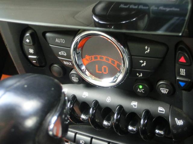 ＭＩＮＩ クーパー　クロスオーバー　レザーシート　カロッツェリアサイバーナビ　テレビ　ＤＶＤ　Ｂｌｕｅｔｏｏｔｈオーディオ　バックカメラ　ＨＩＤ　プッシュスタート　ルーフホワイト　純正ＡＷ（25枚目）