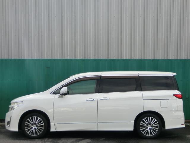 エルグランド 250ハイウェイスター 両側電動スライドドア 純正ナビ テレビ DVD Bluetoothオーディオ バックカメラ アラウンドビューモニター フリップダウンモニター キャプテンシート オットマン 後期型純正AW(14枚目)