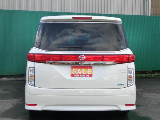 エルグランド 250ハイウェイスター 両側電動スライドドア 純正ナビ テレビ DVD Bluetoothオーディオ バックカメラ アラウンドビューモニター フリップダウンモニター キャプテンシート オットマン 後期型純正AW(16枚目)