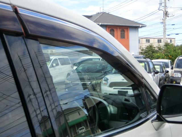 エルグランド 250ハイウェイスター 両側電動スライドドア 純正ナビ テレビ DVD Bluetoothオーディオ バックカメラ アラウンドビューモニター フリップダウンモニター キャプテンシート オットマン 後期型純正AW(34枚目)