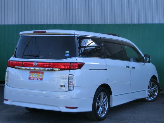 エルグランド ３５０ハイウェイスタープレミアム　両側電動スライドドア　パワーバックドア　純正ナビ　テレビ　Ｂｌｕｅｔｏｏｔｈオーディオ　バックカメラ　アラウンドビューモニター　フリップダウンモニター　ダブルサンルーフリア不動　オットマン（2枚目）