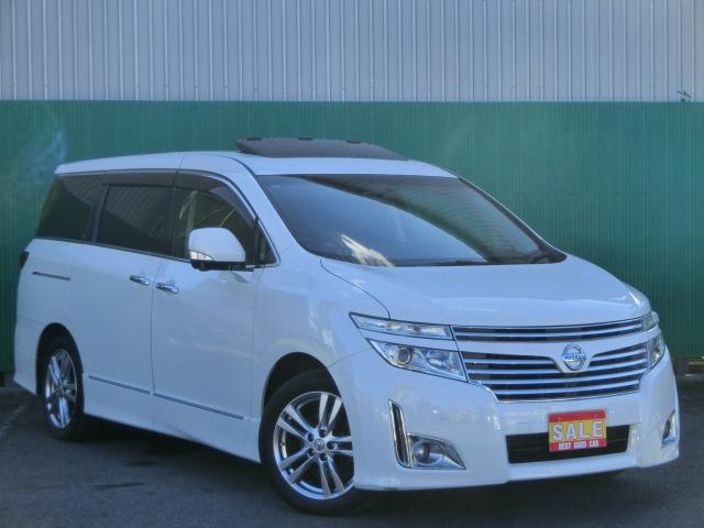 エルグランド ３５０ハイウェイスタープレミアム　両側電動スライドドア　パワーバックドア　純正ナビ　テレビ　Ｂｌｕｅｔｏｏｔｈオーディオ　バックカメラ　アラウンドビューモニター　フリップダウンモニター　ダブルサンルーフリア不動　オットマン（6枚目）