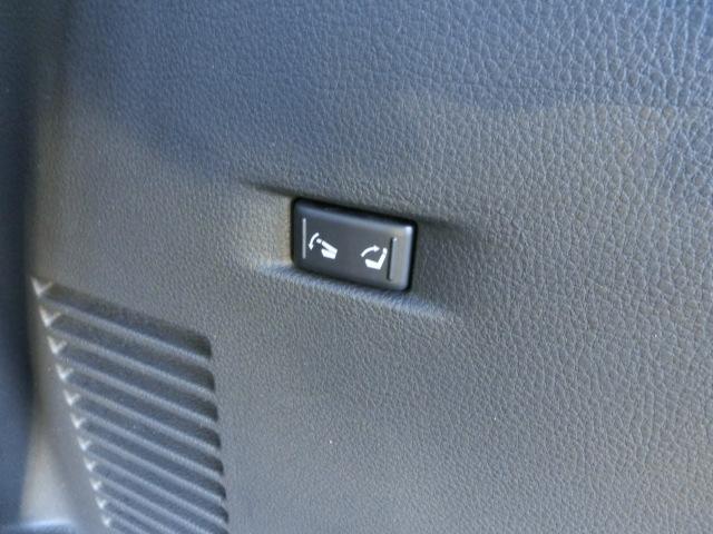 エルグランド ３５０ハイウェイスタープレミアム　両側電動スライドドア　パワーバックドア　純正ナビ　テレビ　Ｂｌｕｅｔｏｏｔｈオーディオ　バックカメラ　アラウンドビューモニター　フリップダウンモニター　ダブルサンルーフリア不動　オットマン（34枚目）