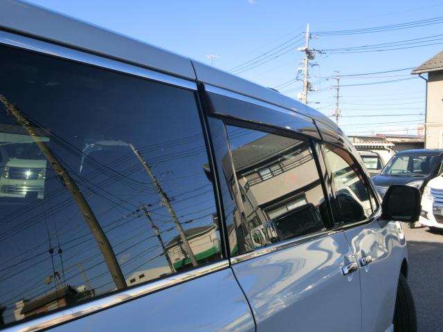 エルグランド ３５０ハイウェイスタープレミアム　両側電動スライドドア　パワーバックドア　純正ナビ　テレビ　Ｂｌｕｅｔｏｏｔｈオーディオ　バックカメラ　アラウンドビューモニター　フリップダウンモニター　ダブルサンルーフリア不動　オットマン（38枚目）