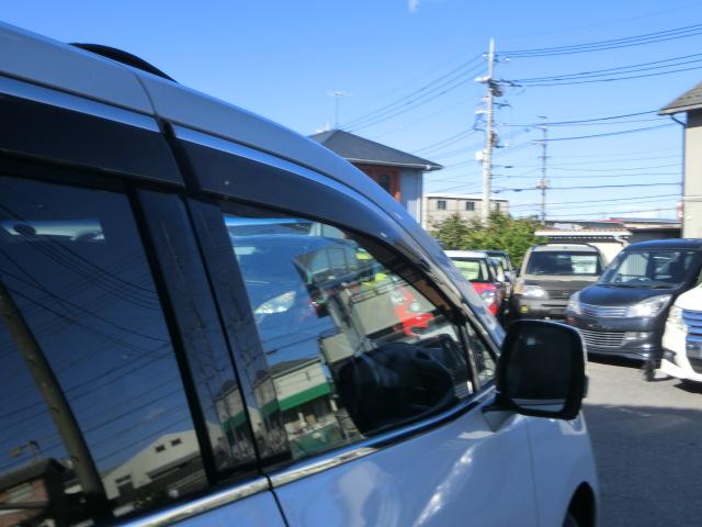 エルグランド ３５０ハイウェイスタープレミアム　両側電動スライドドア　パワーバックドア　純正ナビ　テレビ　Ｂｌｕｅｔｏｏｔｈオーディオ　バックカメラ　アラウンドビューモニター　フリップダウンモニター　ダブルサンルーフリア不動　オットマン（39枚目）