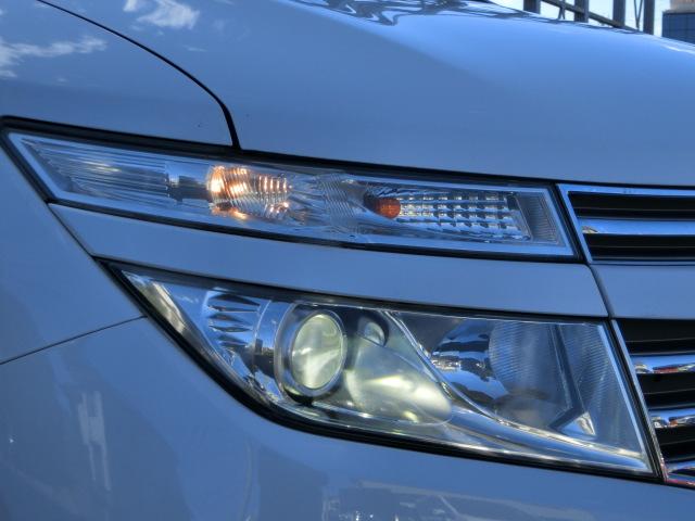 エルグランド ３５０ハイウェイスタープレミアム　両側電動スライドドア　パワーバックドア　純正ナビ　テレビ　Ｂｌｕｅｔｏｏｔｈオーディオ　バックカメラ　アラウンドビューモニター　フリップダウンモニター　ダブルサンルーフリア不動　オットマン（40枚目）