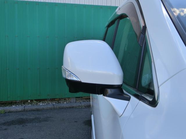 エルグランド ３５０ハイウェイスタープレミアム　両側電動スライドドア　パワーバックドア　純正ナビ　テレビ　Ｂｌｕｅｔｏｏｔｈオーディオ　バックカメラ　アラウンドビューモニター　フリップダウンモニター　ダブルサンルーフリア不動　オットマン（41枚目）