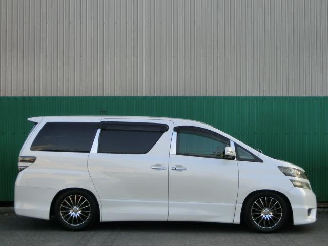 ヴェルファイア ３．５Ｚ　Ｇエディション　両側電動スライドドア　パワーバックドア　テレビ　Ｂｌｕｅｔｏｏｔｈオーディオ　バックカメラ　フリップダウンモニター　ＴＥＩＮフルタップ車高調　社外ＡＷ　エグゼクティブシート　オットマン（13枚目）