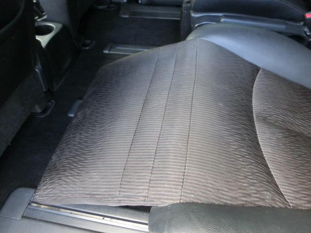 エルグランド 250ハイウェイスター 中期 両側電動スライドドア 純正ナビ テレビ DVD Bluetoothオーディオ バックカメラ フリップダウンモニター キャプテンシート オットマン クルーズコントロール(30枚目)