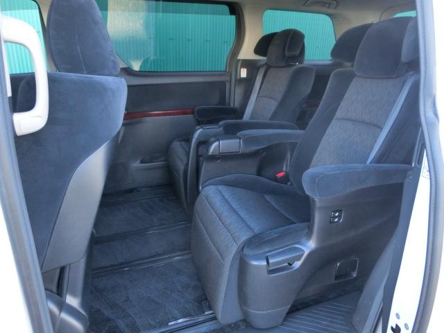 アルファード ３５０Ｓ　Ｃパッケージ　４ＷＤ　純正ＨＤＤナビ　ＴＶ　Ｂｌｕｅｔｏｏｔｈオーディオ　バックカメラ　サイドカメラ　両側パワスラ　ＥＴＣ　パワーシート　パワーゲート　エグゼクティブシート　オットマン（17枚目）