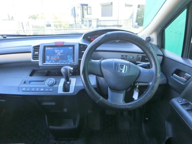 フリード Ｇ　エアロ　アルパインナビ　テレビ　ＤＶＤ　フリップダウンモニター　キーレス　ＨＩＤ　両側スライド片側電動スライドドア　オートライト　純正ＡＷ（22枚目）