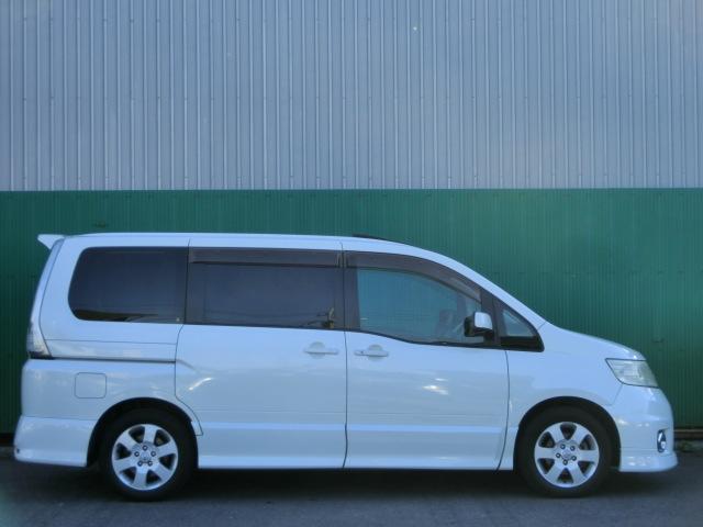 セレナ ハイウェイスター　ダブルサンルーフ　純正ＨＤＤナビ　Ｂｌｕｅｔｏｏｔｈオーディオ　ＤＶＤ　地デジチューナー　フリップダウンモニター　両側スライド片側電動スライドドア　前後ドラレコ　スマートキー　ラジエーター新品取付（13枚目）