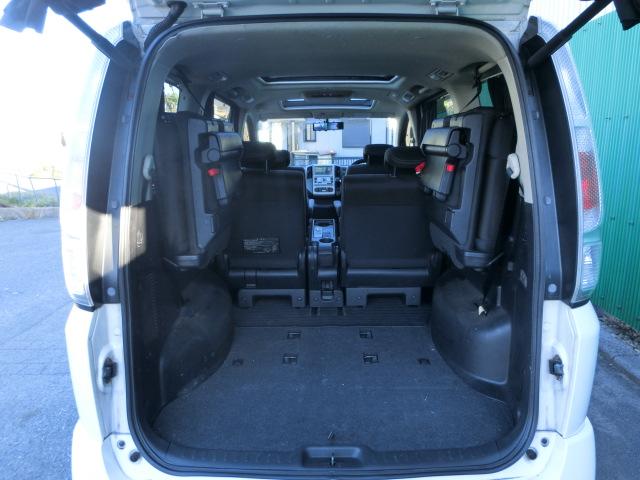 セレナ ハイウェイスター　ダブルサンルーフ　純正ＨＤＤナビ　Ｂｌｕｅｔｏｏｔｈオーディオ　ＤＶＤ　地デジチューナー　フリップダウンモニター　両側スライド片側電動スライドドア　前後ドラレコ　スマートキー　ラジエーター新品取付（19枚目）