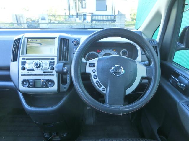 セレナ ハイウェイスター　ダブルサンルーフ　純正ＨＤＤナビ　Ｂｌｕｅｔｏｏｔｈオーディオ　ＤＶＤ　地デジチューナー　フリップダウンモニター　両側スライド片側電動スライドドア　前後ドラレコ　スマートキー　ラジエーター新品取付（22枚目）