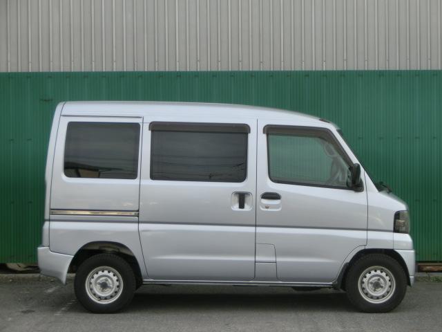 クリッパーバン DX ハイルーフ ポータブルナビ ワンセグ CD エアコン パワーウィンドウ パワステ プライバシーガラス ドアバイザー スタッドレスタイヤ 夏タイヤ積込み レベライザー(13枚目)