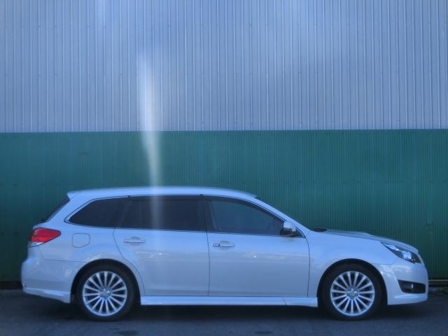 初めて中古車を買う方も女性一人でのご来店でも安心の総額表示のお店です。安さも魅力！！