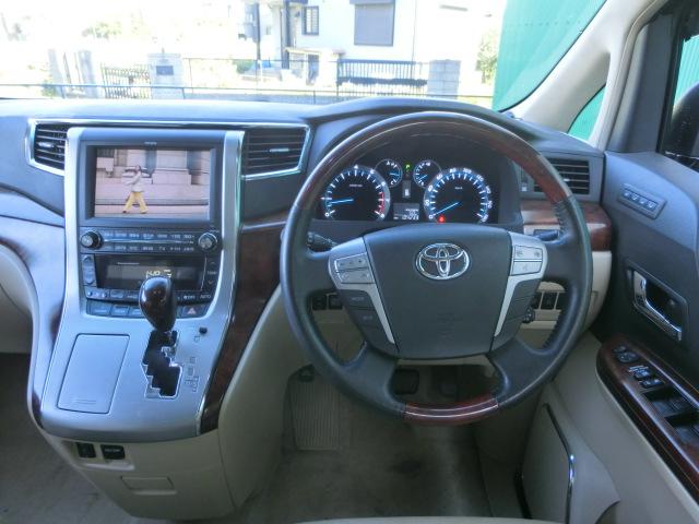 アルファード ３５０Ｇ　Ｌパッケージ　純正ＨＤＤナビ　テレビ　ＤＶＤ　バックカメラ　フリップダウンモニター　エグゼクティブシート　革シート　シートヒーター　オットマン　両側電動スライドドア　パワーバックドア　ダブルサンルーフ（22枚目）