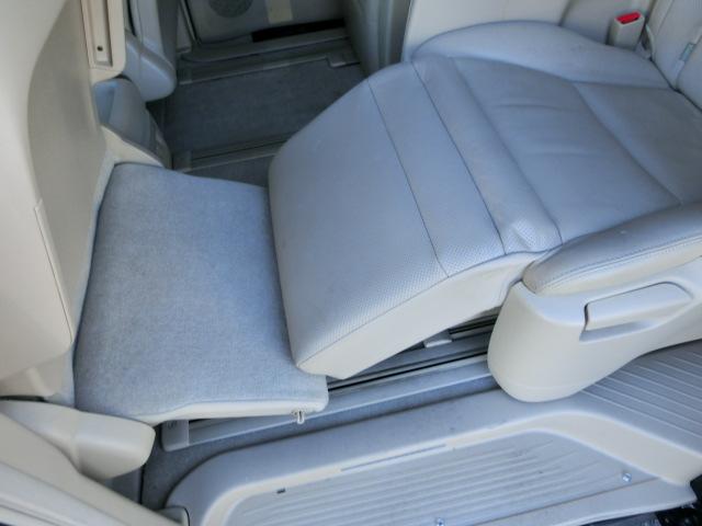 アルファード ３５０Ｇ　Ｌパッケージ　純正ＨＤＤナビ　テレビ　ＤＶＤ　バックカメラ　フリップダウンモニター　エグゼクティブシート　革シート　シートヒーター　オットマン　両側電動スライドドア　パワーバックドア　ダブルサンルーフ（37枚目）