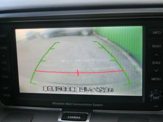 デリカＤ：５ Ｇ　パワーパッケージ　トリプルパノラマルーフ　純正ナビ　バックカメラ　フロントカメラ　両側スライド片側電動スライドドア　ＪＡＯＳマッドフラップ　切替４ＷＤ　スマートキー　ＨＩＤ　純正オプションサイドガード（9枚目）