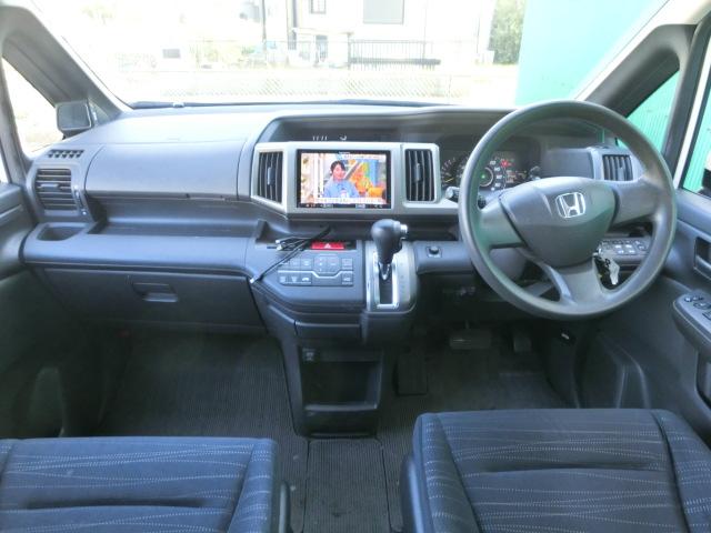 ステップワゴン Ｇ　Ｌパッケージ　両側パワースライドドア　ＥＴＣ　カロッツェリアナビ　ＤＴＶ　カロッツェリアフリップダウンリアモニター　キーレス　レベライザー　スパーダ後期純正ＡＷ（4枚目）