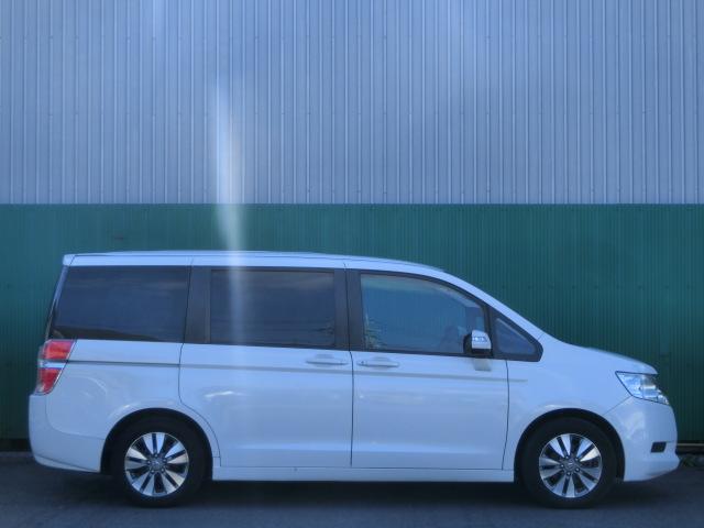 ステップワゴン Ｇ　Ｌパッケージ　両側パワースライドドア　ＥＴＣ　カロッツェリアナビ　ＤＴＶ　カロッツェリアフリップダウンリアモニター　キーレス　レベライザー　スパーダ後期純正ＡＷ（13枚目）