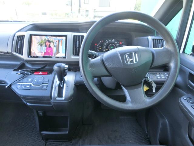 ステップワゴン Ｇ　Ｌパッケージ　両側パワースライドドア　ＥＴＣ　カロッツェリアナビ　ＤＴＶ　カロッツェリアフリップダウンリアモニター　キーレス　レベライザー　スパーダ後期純正ＡＷ（22枚目）