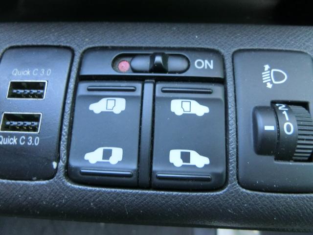 ステップワゴン Ｇ　Ｌパッケージ　両側パワースライドドア　ＥＴＣ　カロッツェリアナビ　ＤＴＶ　カロッツェリアフリップダウンリアモニター　キーレス　レベライザー　スパーダ後期純正ＡＷ（24枚目）