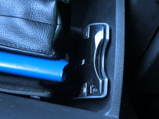 ザ・ビートル デザイン　クラリオンナビ　テレビ　ＤＶＤ　Ｂｌｕｅｔｏｏｔｈオーディオ　バックカメラ　純正ＡＷ　社外ＡＷスタッドレス積み込み　キーレス（12枚目）