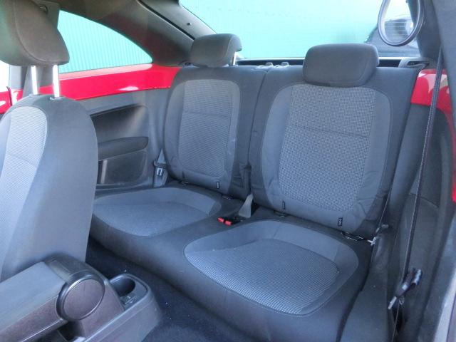 ザ・ビートル デザイン　クラリオンナビ　テレビ　ＤＶＤ　Ｂｌｕｅｔｏｏｔｈオーディオ　バックカメラ　純正ＡＷ　社外ＡＷスタッドレス積み込み　キーレス（18枚目）